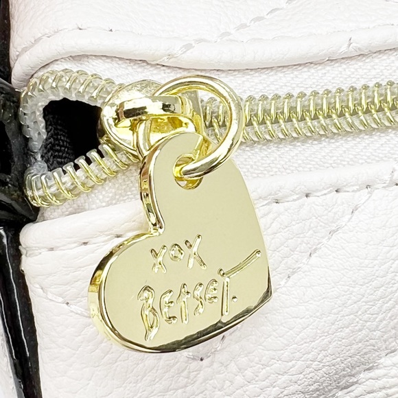 Betsey Johnson Bownanza Mini Crossbody Bag Cream Black Bow Pearl Quilted New NWT - Picture 8 of 13